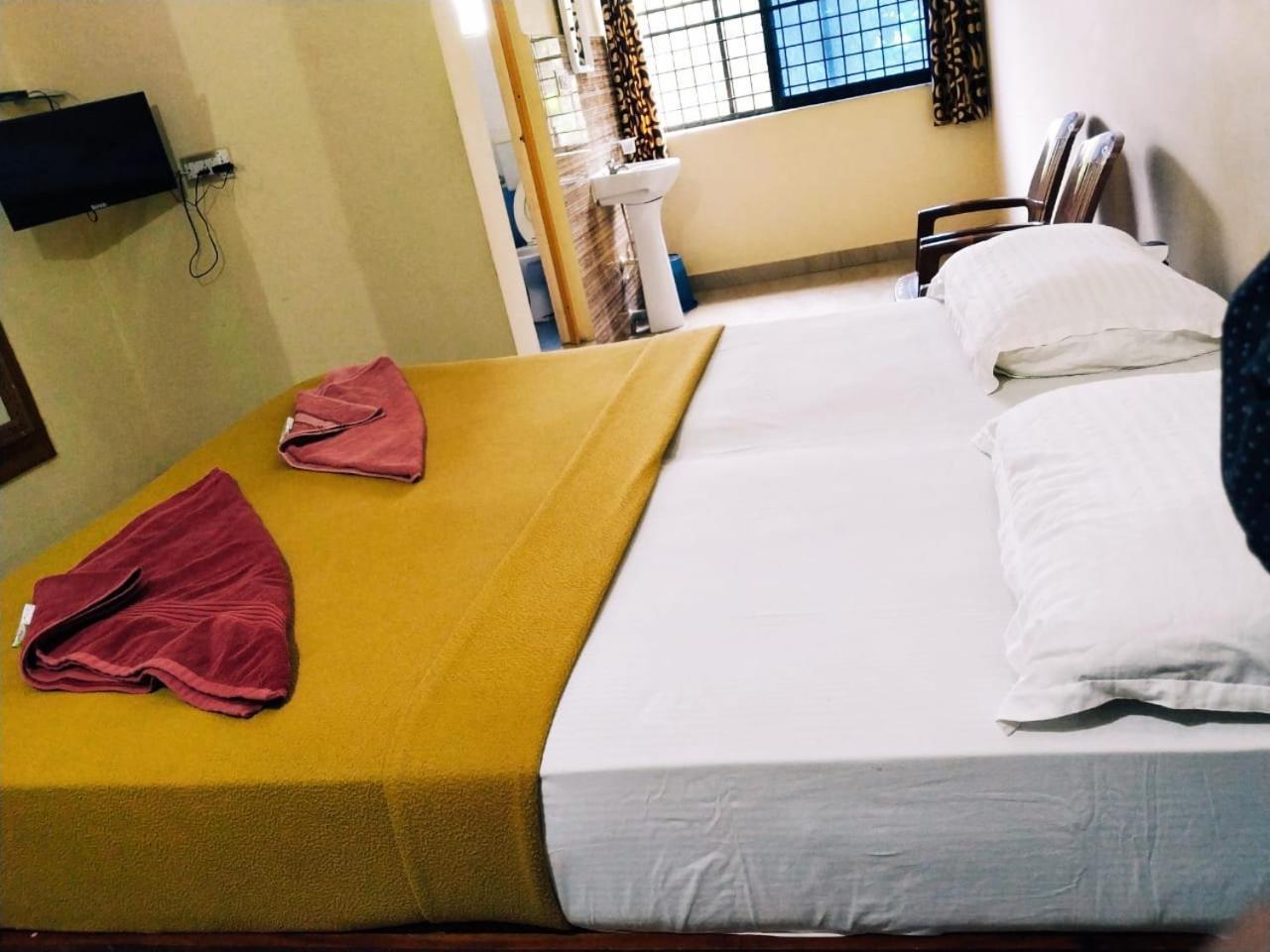 Hotel Varsha 함피 외부 사진