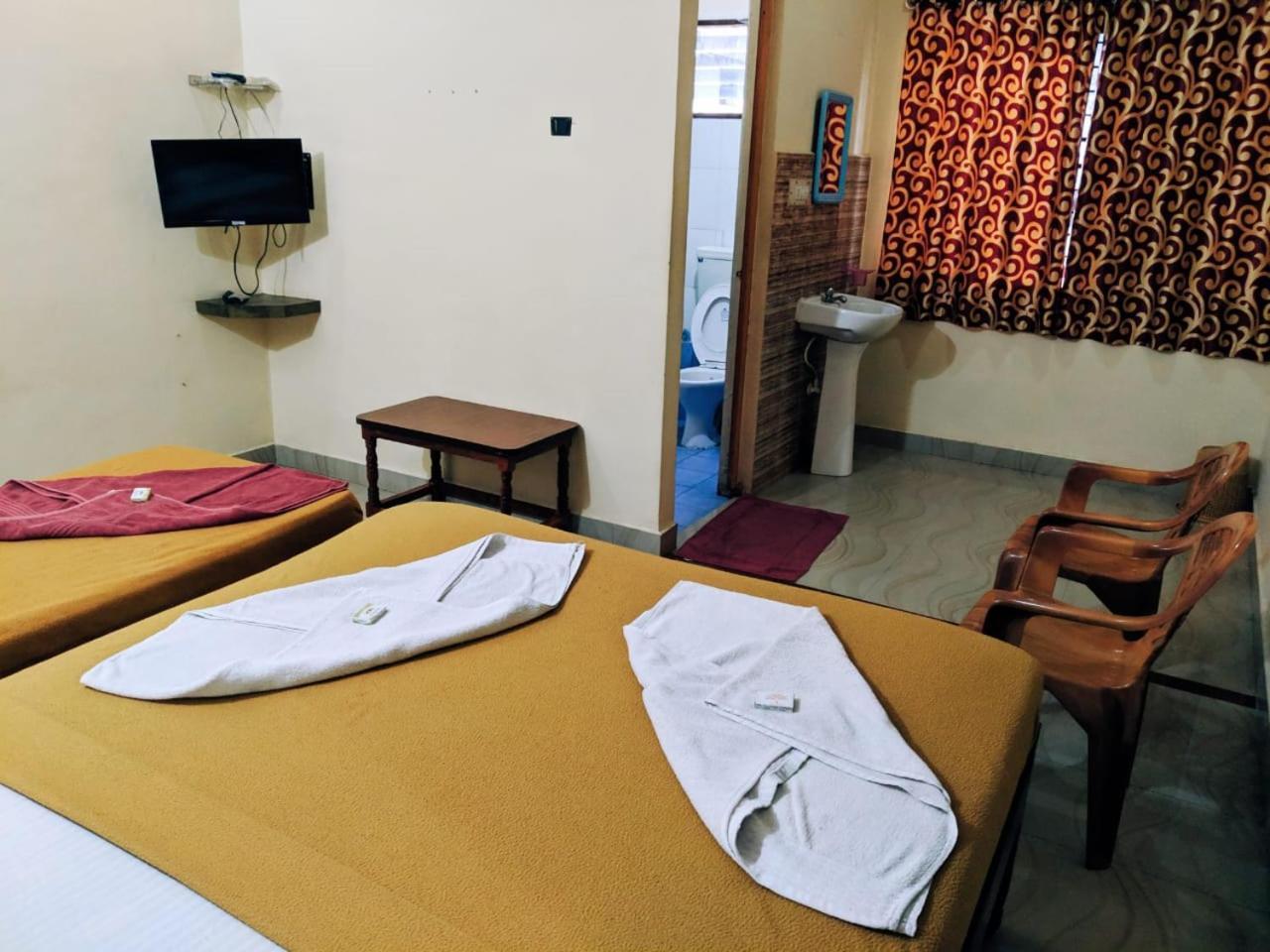 Hotel Varsha 함피 외부 사진