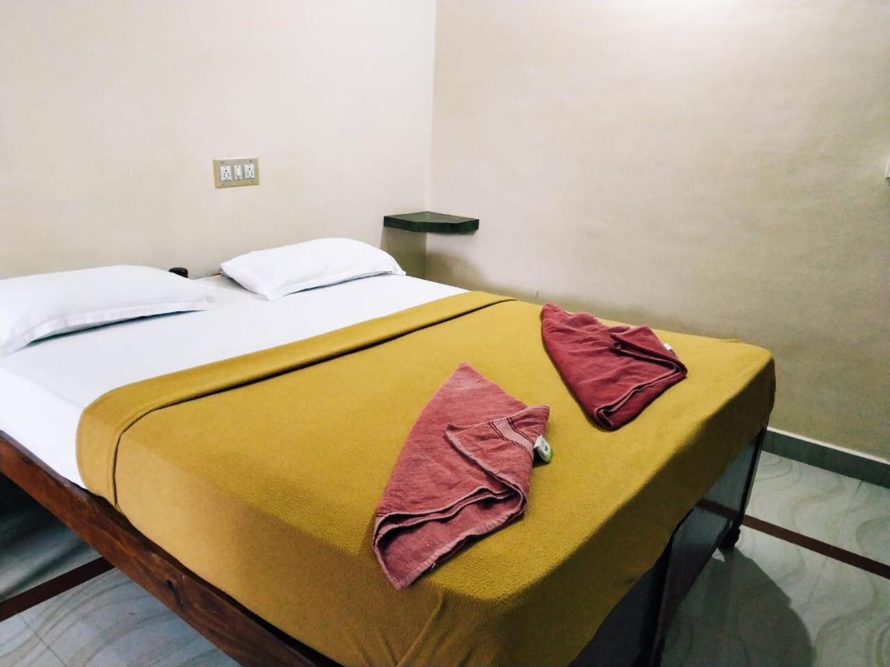 Hotel Varsha 함피 외부 사진