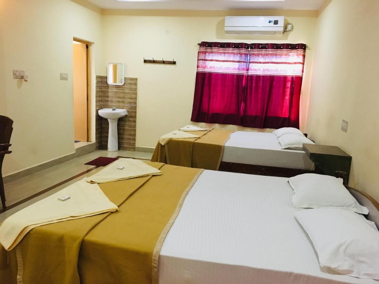Hotel Varsha 함피 외부 사진
