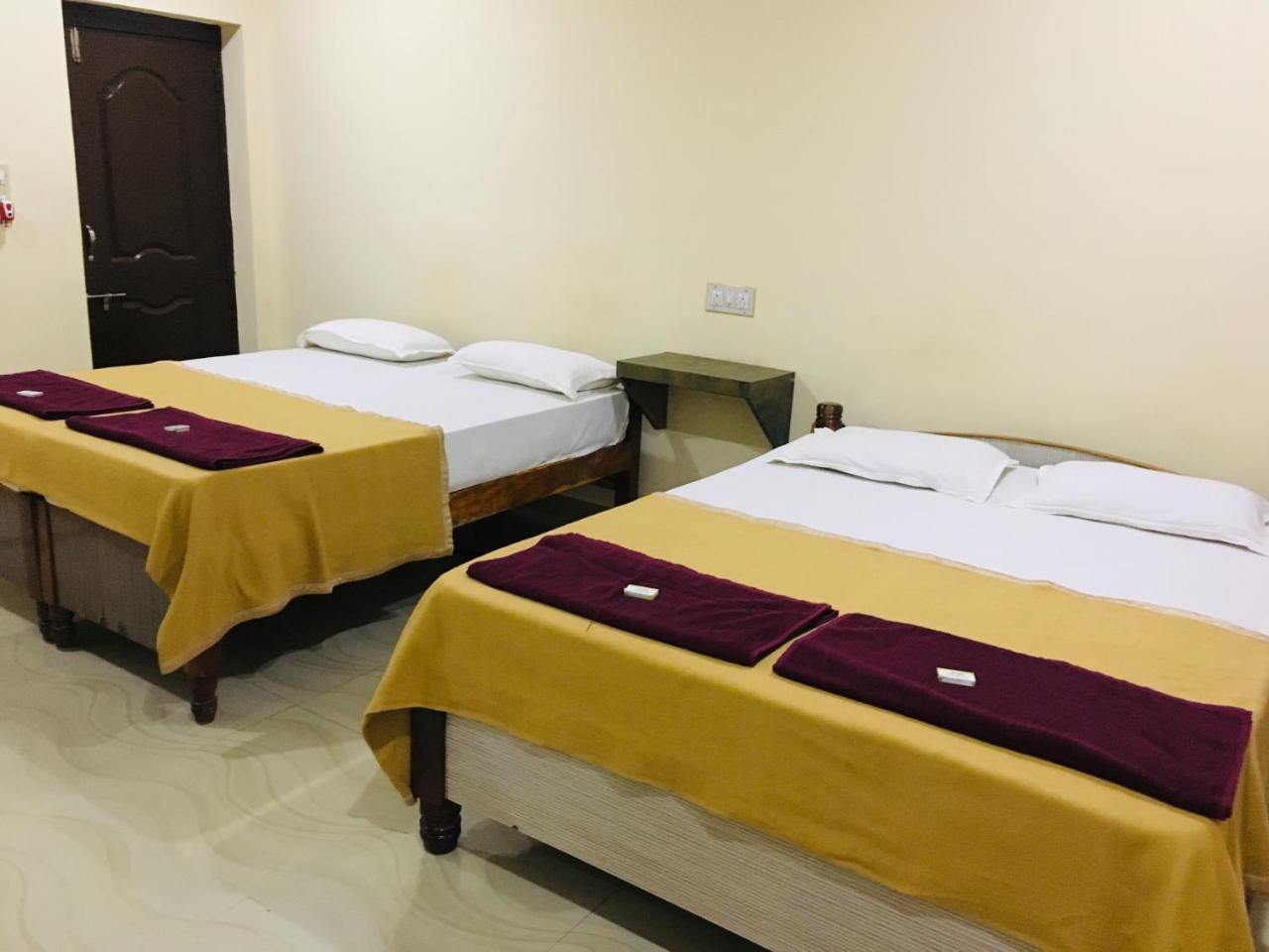 Hotel Varsha 함피 외부 사진