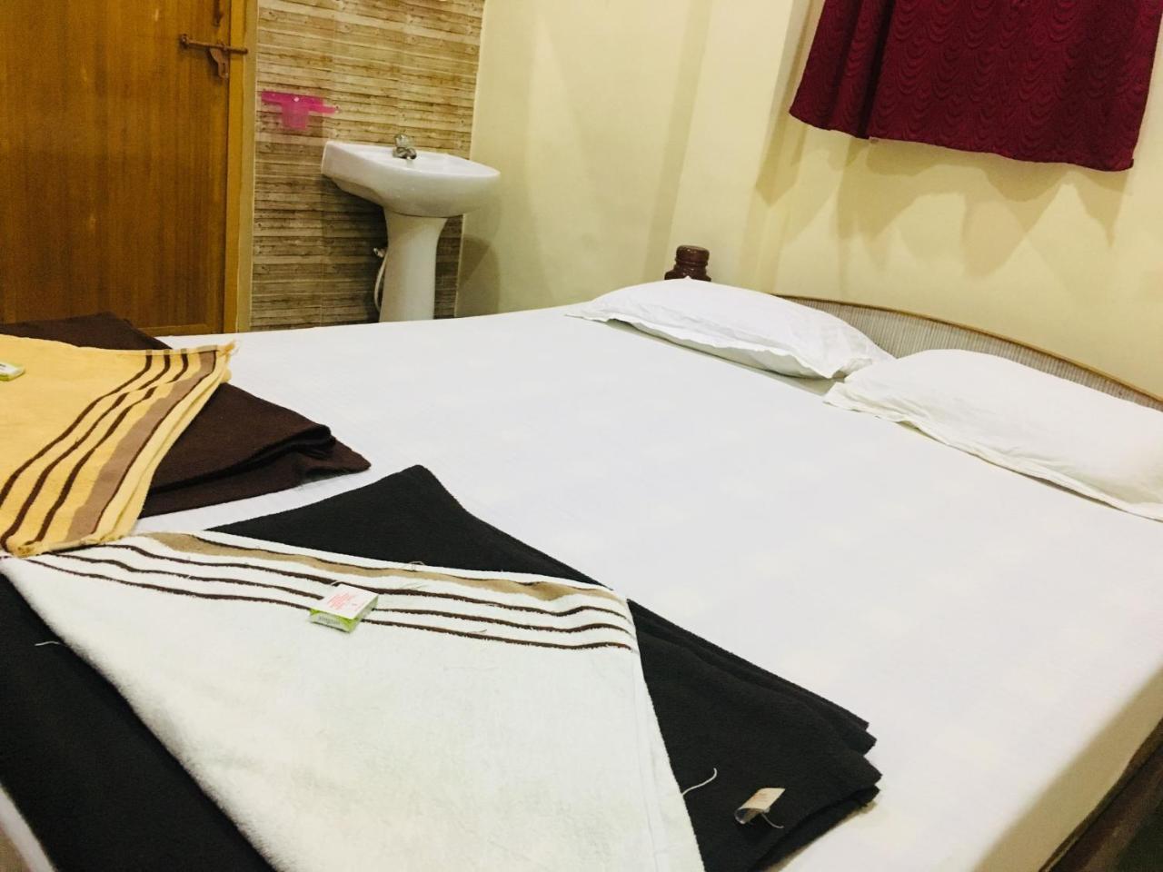 Hotel Varsha 함피 외부 사진